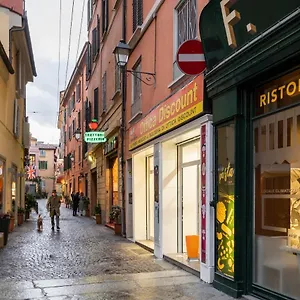 Fusari A Piazza Maggiore By Wonderful Italy Gasthof